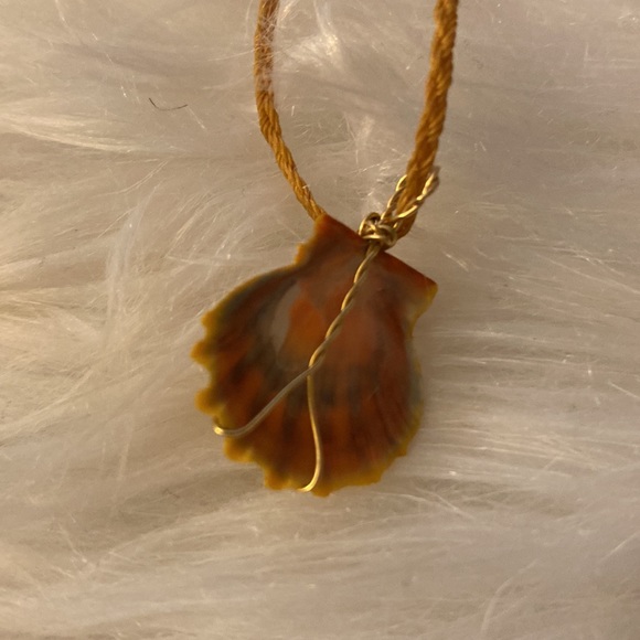 Seashell necklace - Picture 3 of 3